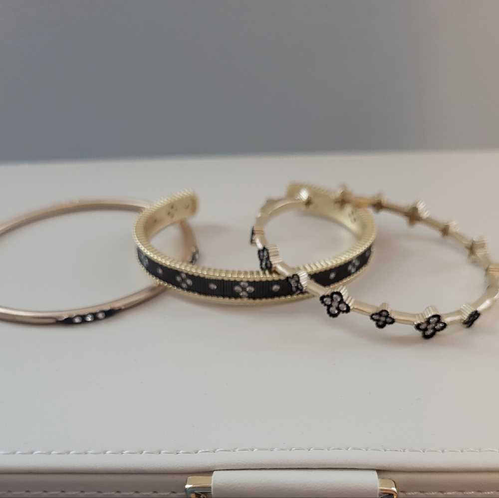 Gold and Black Floral Bangle Bracelet Set -